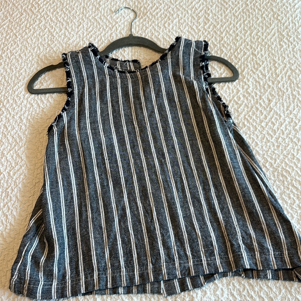 Women’s Loft top size small